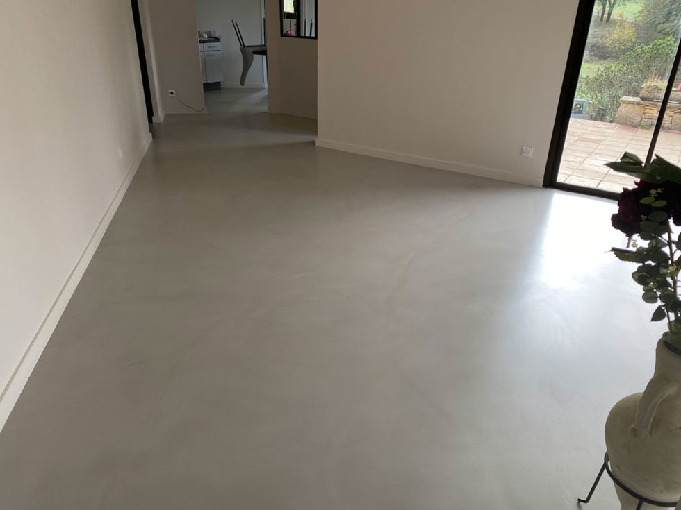 Rénovation de sol avec béton ciré coulé - Pigmalia